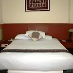 New Siliwangi Hotel And Restaurant