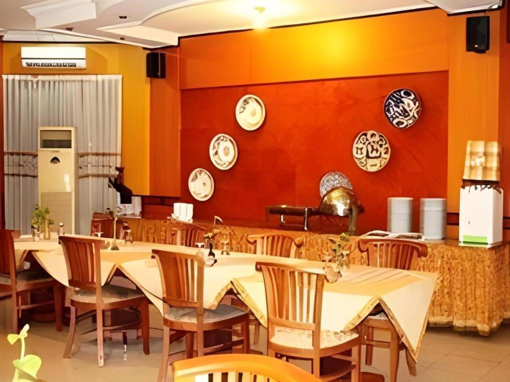 New Siliwangi And Restaurant Hotel Semarang